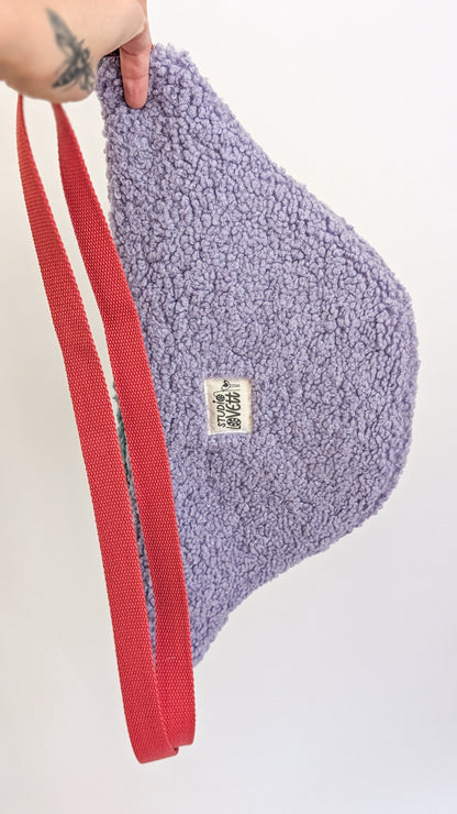 XL Crossbody Bag aus Plüsch – Color Blocking Kuschel-Umhängetasche in Lila & Mint