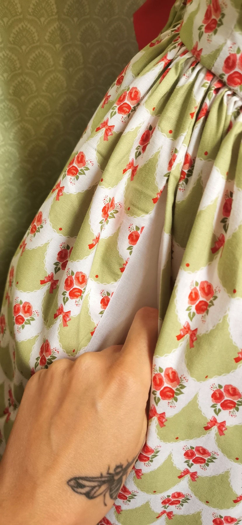 SALE | STACIE_05 Blumen & Schleifen Kleid Grün Rot UNIKAT | L