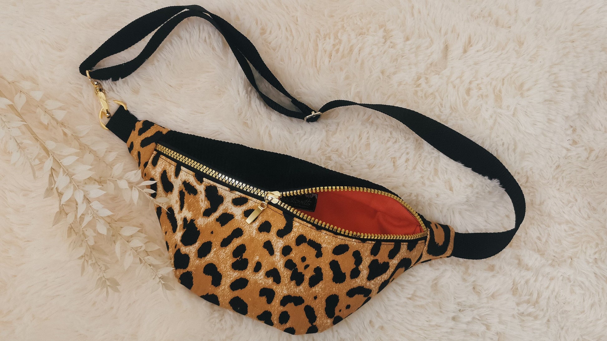 Leopard Hipbag Canvas Fanny Pack Crossbody Bag Corduroy Peggy Bundy