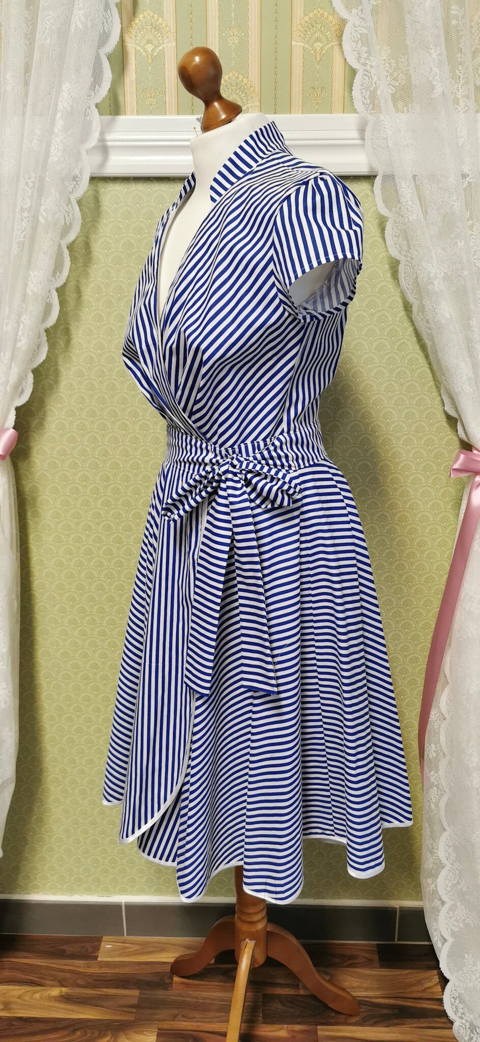 SALE | DAPHNE_02 Blau Streifen 50s Diner Wickelkleid - UNIKAT |M