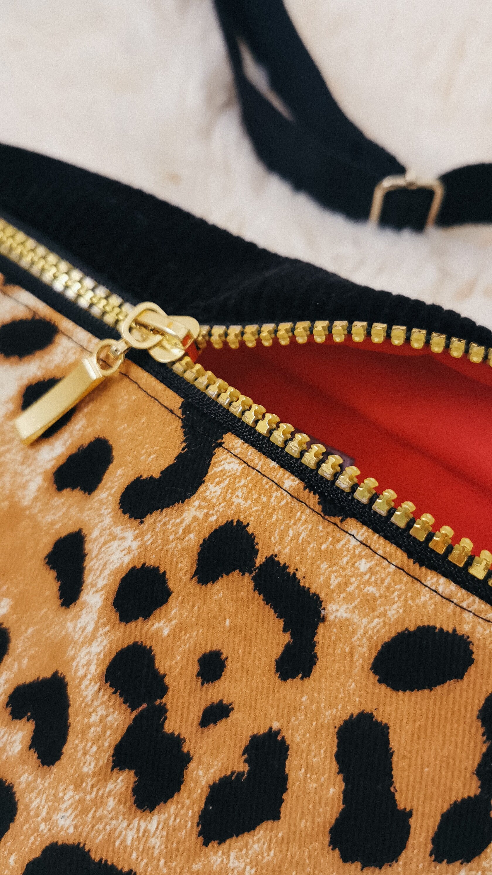 Leopard Hipbag Canvas Fanny Pack Crossbody Bag Corduroy Peggy Bundy