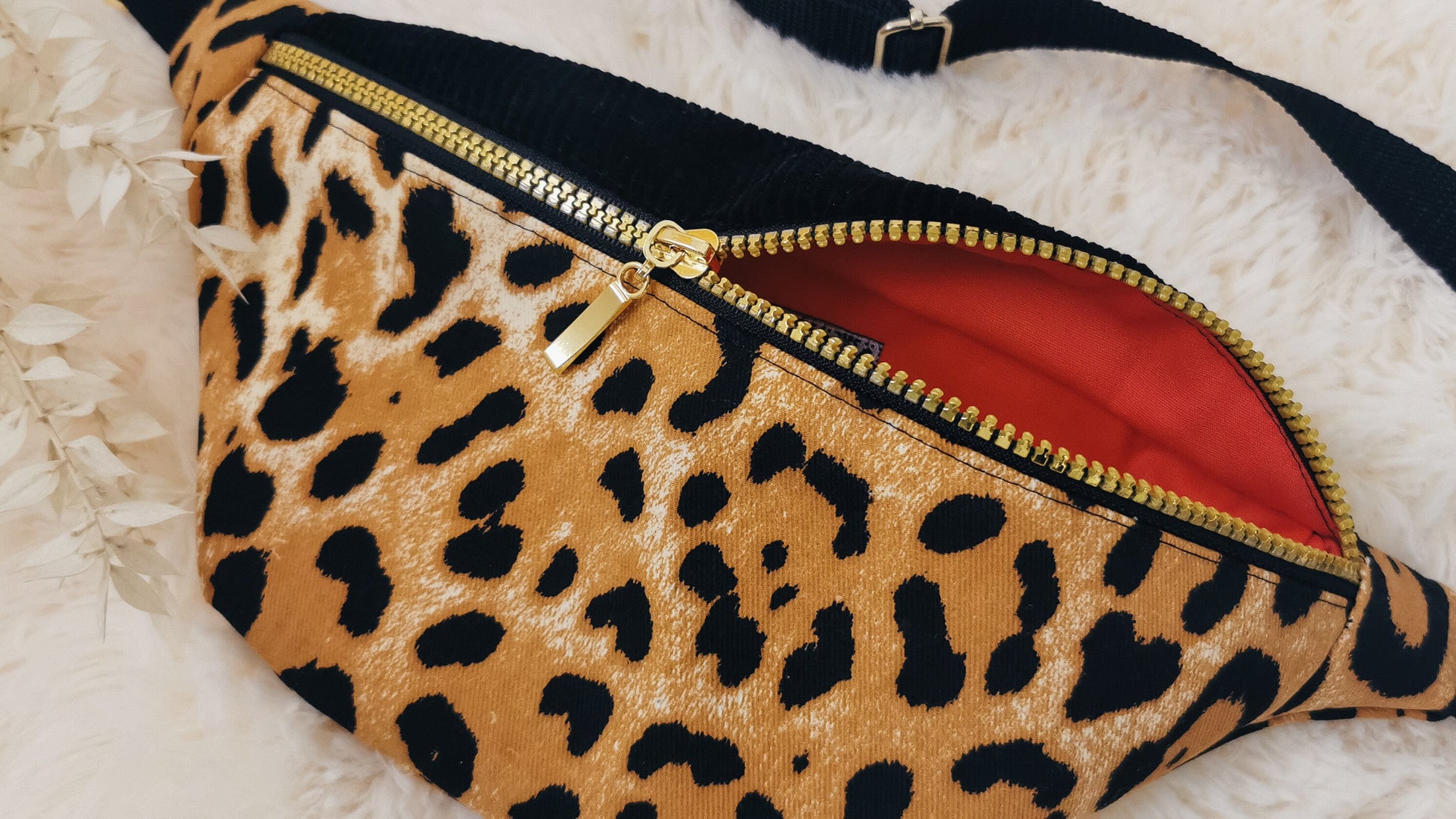 Leopard Hipbag Canvas Fanny Pack Crossbody Bag Corduroy Peggy Bundy